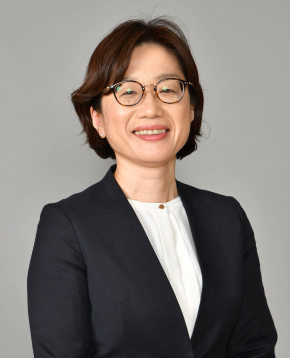 写真：秋草学園高等学校 校長 遠山 季代子
